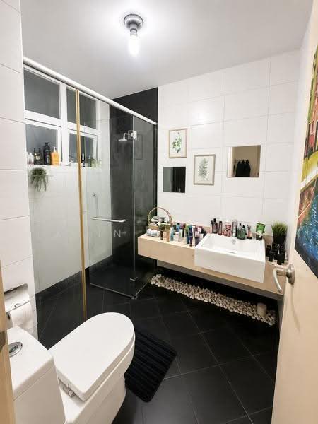 Service Residence for Sale at Saville @ Melawati - Zann Fauzan - Bathroom - PropertyGuru.com.my