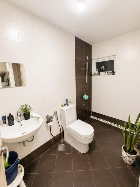Kediaman Servis untuk Dijual di Saville @ Melawati - Zann Fauzan - Bathroom - PropertyGuru.com.my