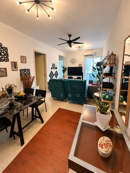 Kediaman Servis untuk Dijual di Saville @ Melawati - Zann Fauzan - Living Room - PropertyGuru.com.my