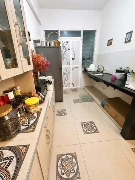 Service Residence for Sale at Saville @ Melawati - Zann Fauzan - Kitchen - PropertyGuru.com.my