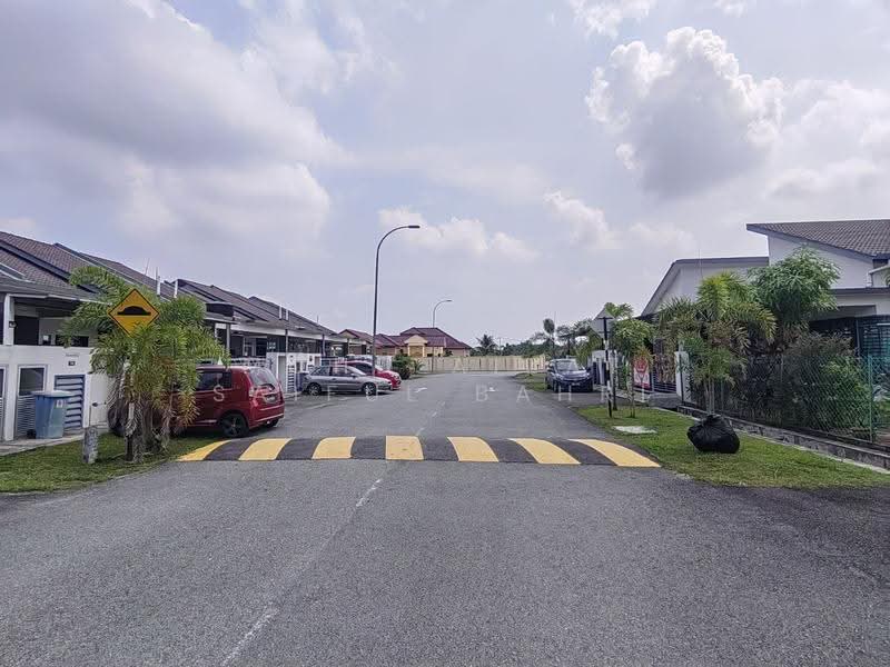 Semi-Detached House for Sale in Kampung Batu 9 Kebun Baru (Telok Panglima Garang) - Mohd Aizat Saiful Bahri - Exterior - PropertyGuru.com.my