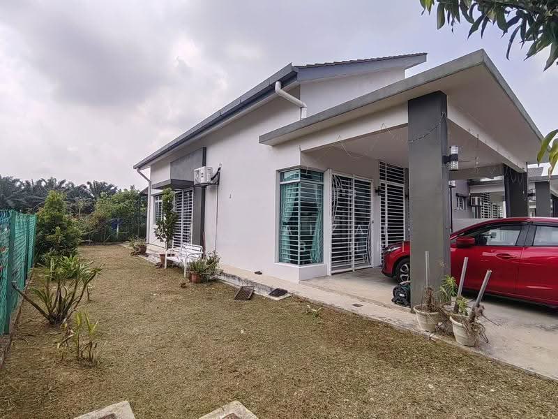 Semi-Detached House for Sale in Kampung Batu 9 Kebun Baru (Telok Panglima Garang) - Mohd Aizat Saiful Bahri - Exterior - PropertyGuru.com.my