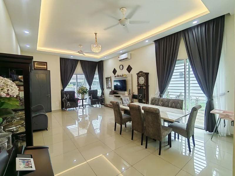 Semi-Detached House for Sale in Kampung Batu 9 Kebun Baru (Telok Panglima Garang) - Mohd Aizat Saiful Bahri - Living Room - PropertyGuru.com.my
