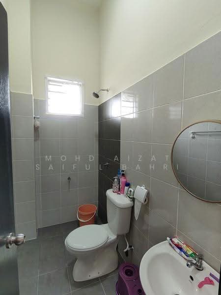 Semi-Detached House for Sale in Kampung Batu 9 Kebun Baru (Telok Panglima Garang) - Mohd Aizat Saiful Bahri - Bathroom - PropertyGuru.com.my