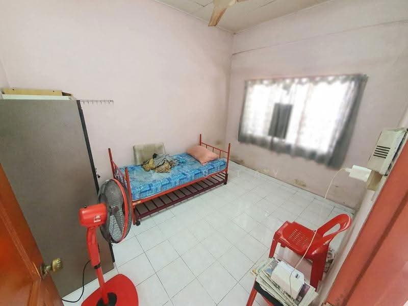 1-storey Terraced House for Sale in Taman Ungku Tun Aminah (Skudai) - Alviss Tay - Bedroom - PropertyGuru.com.my
