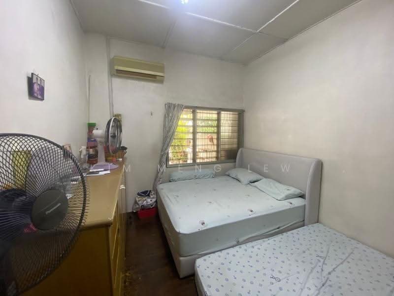 Rumah Teres 1-Tingkat untuk Dijual di Kepong Baru (Kepong) - Kim Meng Lew - Bedroom - PropertyGuru.com.my