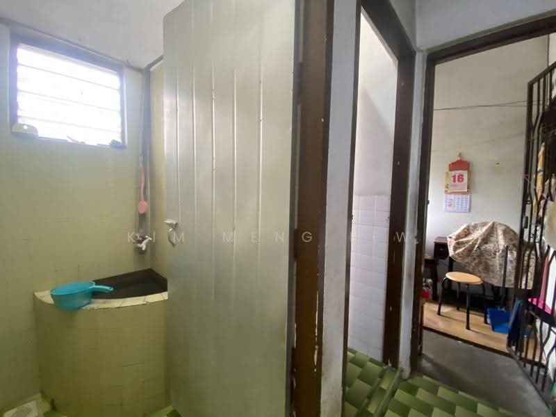 Rumah Teres 1-Tingkat untuk Dijual di Kepong Baru (Kepong) - Kim Meng Lew - Bathroom - PropertyGuru.com.my