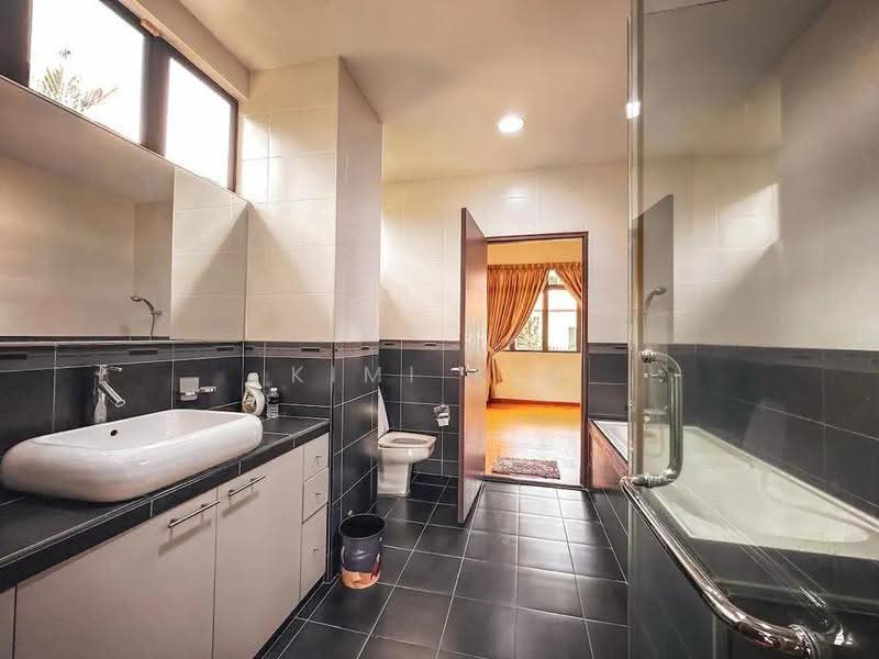 Bungalow House for Sale in Johor Bahru (Johor) - Kimi Kiu - Bathroom - PropertyGuru.com.my