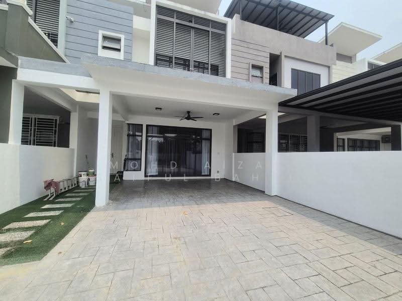 2-storey Terraced House for Sale in Alam Impian (Shah Alam) - Mohd Aizat Saiful Bahri - Exterior - PropertyGuru.com.my