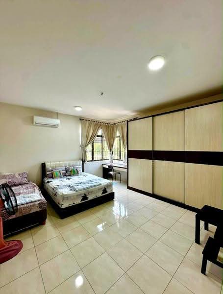 Cluster House for Sale in Taman Seri Austin (Tebrau) - Calvin Lee - Bedroom - PropertyGuru.com.my