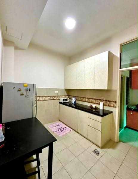 Cluster House for Sale in Taman Seri Austin (Tebrau) - Calvin Lee - Kitchen - PropertyGuru.com.my
