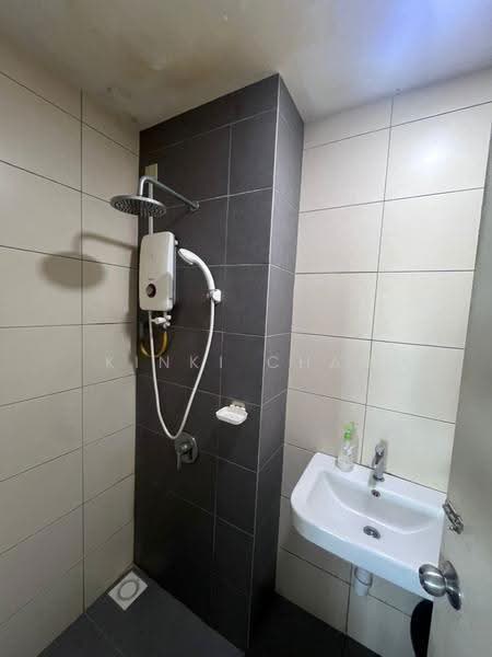 Kondominium untuk Disewa di The Holmes 1 - KINKI CHAN - Bathroom - PropertyGuru.com.my