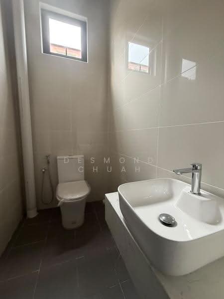 Shop for Rent in Bukit Jambul (Penang) - Desmond Chuah - Bathroom - PropertyGuru.com.my
