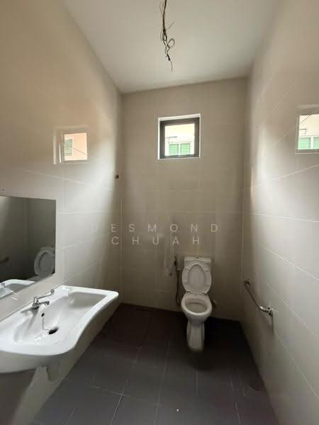 Shop for Rent in Bukit Jambul (Penang) - Desmond Chuah - Bathroom - PropertyGuru.com.my