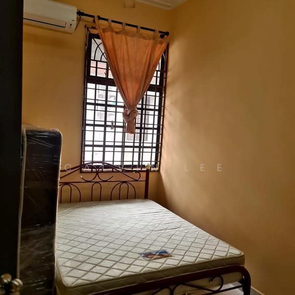 Rumah Teres 1.5-Tingkat untuk Dijual di Taman Molek (Johor Bahru) - Calvin Lee - PropertyGuru.com.my