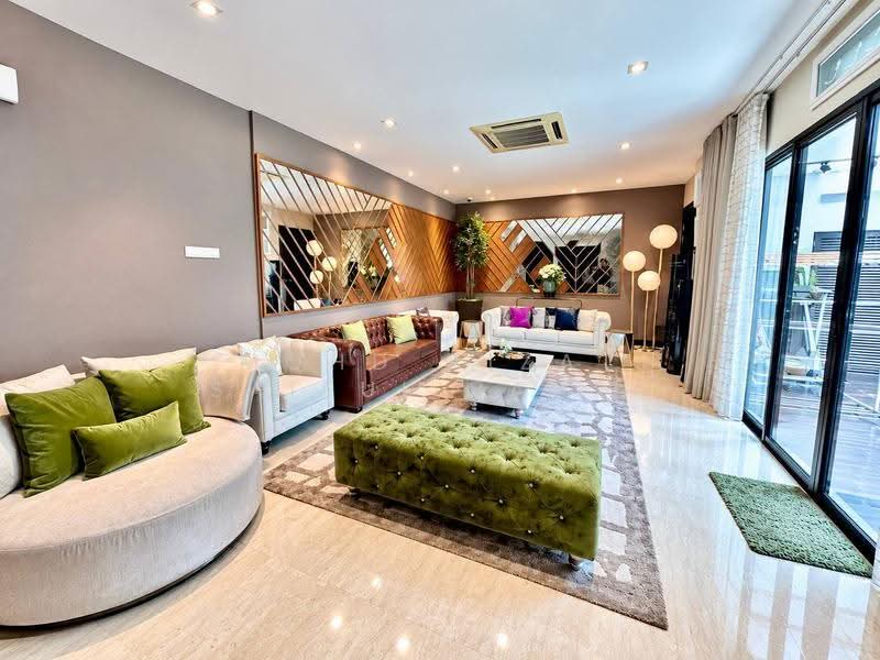 Bungalow House for Sale in Taman Melawati (Ulu Kelang) - Mohd Aizat Saiful Bahri - Living Room - PropertyGuru.com.my