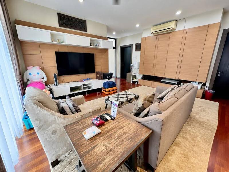 Bungalow House for Sale in Taman Melawati (Ulu Kelang) - Mohd Aizat Saiful Bahri - Living Room - PropertyGuru.com.my
