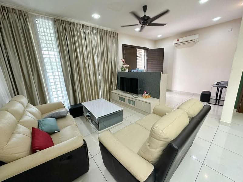 2-storey Terraced House for Sale in Taman Seri Austin (Tebrau) - Kimi Kiu - Living Room - PropertyGuru.com.my