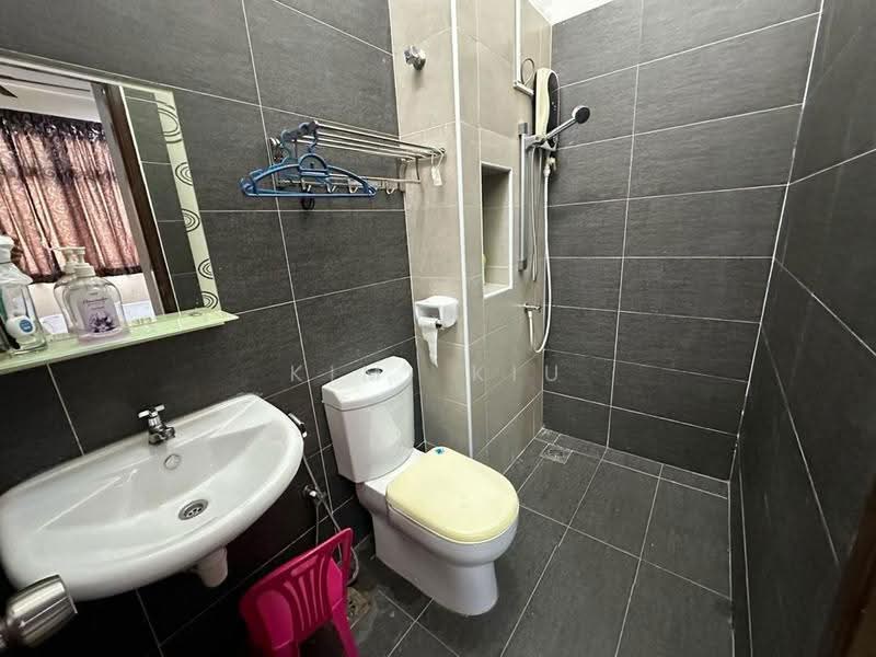 2-storey Terraced House for Sale in Taman Seri Austin (Tebrau) - Kimi Kiu - Bathroom - PropertyGuru.com.my