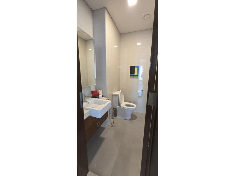 Kediaman Servis untuk Dijual di Puteri Cove Residences - Yip . - Bathroom - PropertyGuru.com.my