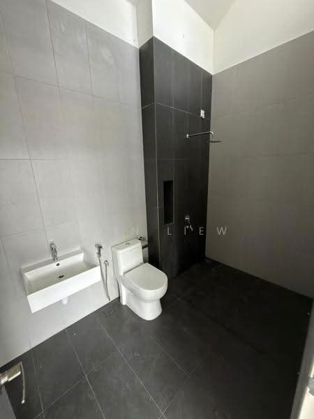 2-storey Terraced House for Sale in Taman Mount Austin (Tebrau) - Eden Liew - Bathroom - PropertyGuru.com.my