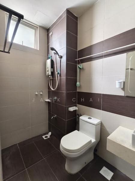 Kondominium untuk Dijual di M Condominium @ Larkin - Jack Chai - Bathroom - PropertyGuru.com.my
