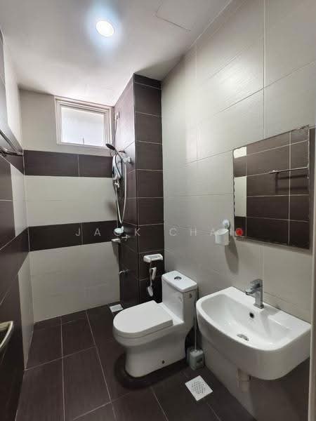 Kondominium untuk Dijual di M Condominium @ Larkin - Jack Chai - Bathroom - PropertyGuru.com.my
