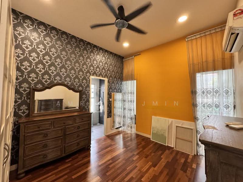 Bungalow House for Sale in Seksyen 13 (Shah Alam) - Amril Najmin - Bedroom - PropertyGuru.com.my