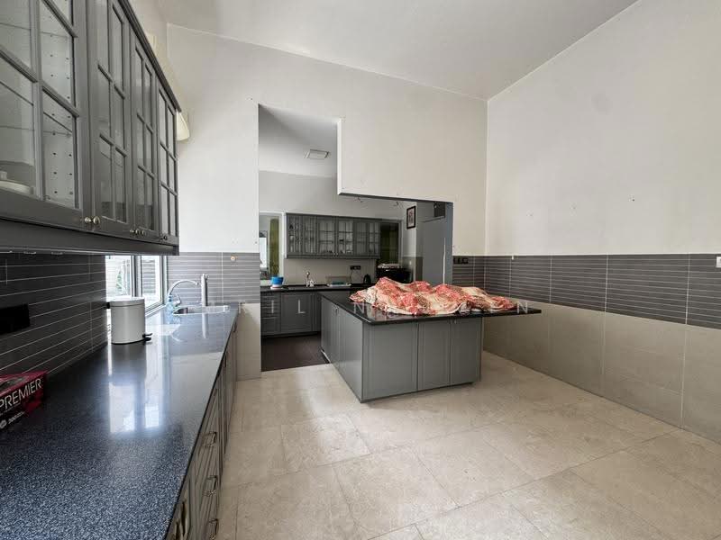 Bungalow House for Sale in Seksyen 13 (Shah Alam) - Amril Najmin - Kitchen - PropertyGuru.com.my
