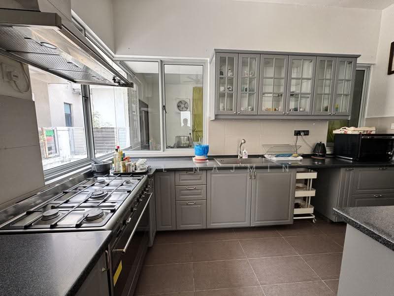 Bungalow House for Sale in Seksyen 13 (Shah Alam) - Amril Najmin - Kitchen - PropertyGuru.com.my