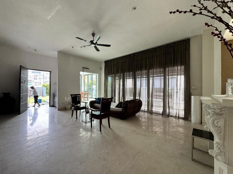 Bungalow House for Sale in Seksyen 13 (Shah Alam) - Amril Najmin - Living Room - PropertyGuru.com.my