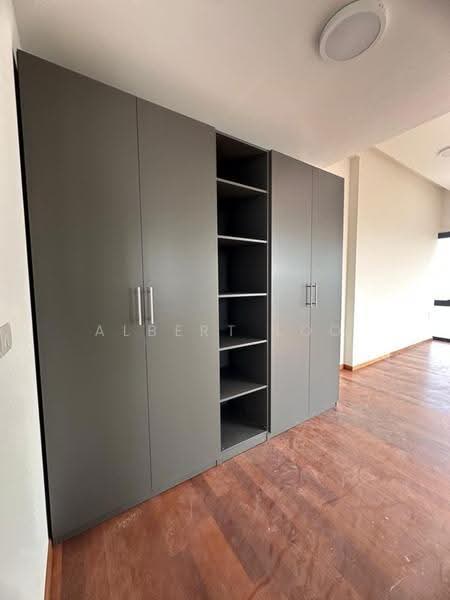 Kediaman Servis untuk Dijual di Sapphire Paradigm - Albert Loo - Master room cabinet - PropertyGuru.com.my