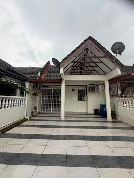 1-storey Terraced House for Rent in Bandar Kinrara Seksyen 3 (Bandar Kinrara) - Chris Choo - Exterior - PropertyGuru.com.my