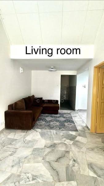 1-storey Terraced House for Rent in Bandar Kinrara Seksyen 3 (Bandar Kinrara) - Chris Choo - Living Room - PropertyGuru.com.my