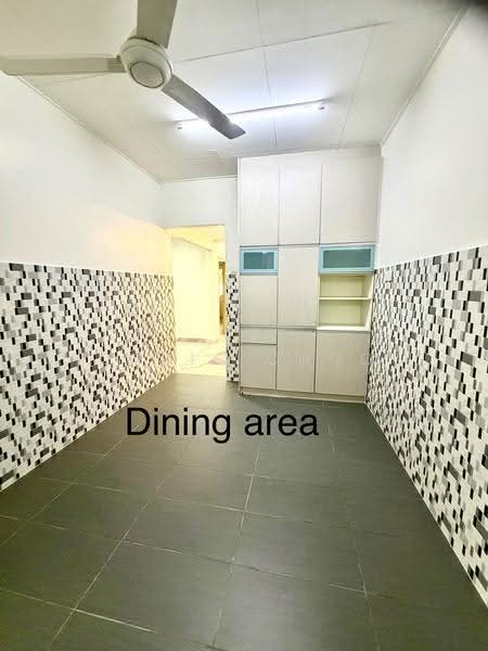 1-storey Terraced House for Rent in Bandar Kinrara Seksyen 3 (Bandar Kinrara) - Chris Choo - Dining Room - PropertyGuru.com.my