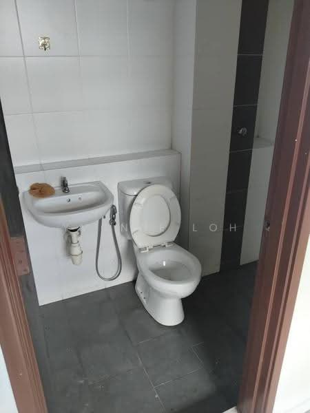 Kondominium untuk Disewa di Anggun Residences - Yvonne Loh - Bathroom - PropertyGuru.com.my