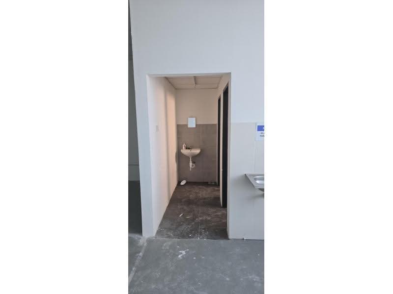 Shop / Office untuk Disewa di Austin Crest (Johor Bahru) - Yip . - Bathroom - PropertyGuru.com.my