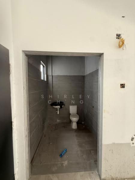 Semi-D Factory for Sale in Butterworth (Penang) - Shirley Ch'ng - Bathroom - PropertyGuru.com.my