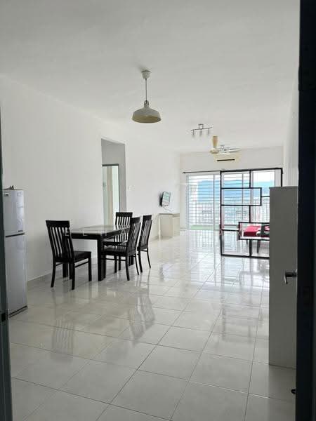 Kondominium untuk Dijual di Symphony Heights (Simfoni Heights) - Eehan Khor - Living Room - PropertyGuru.com.my