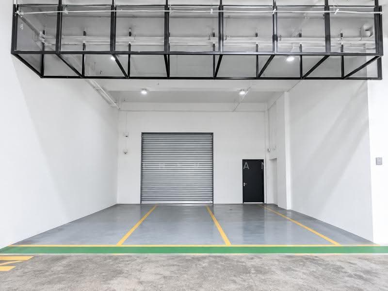 Warehouse for Rent in Taman Sains Selangor (Kota Damansara) - Esther Tan - Entrance - PropertyGuru.com.my