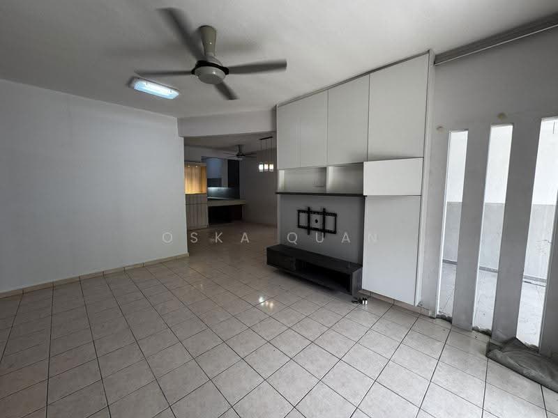 2-storey Terraced House for Sale in Bandar Kinrara (Selangor) - Oska Quan - Living Room - PropertyGuru.com.my