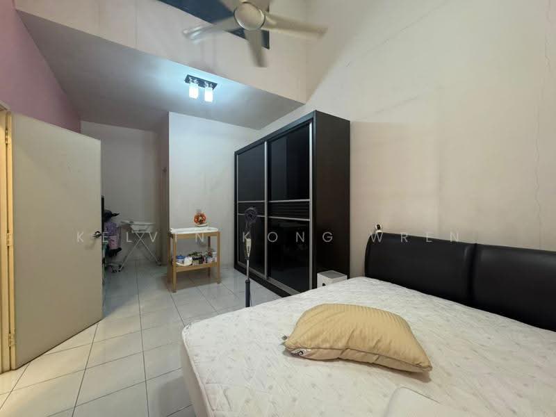 2-storey Terraced House for Sale in Setia Tropika (Johor Bahru) - Kelvin Kong Wren - Bedroom - PropertyGuru.com.my