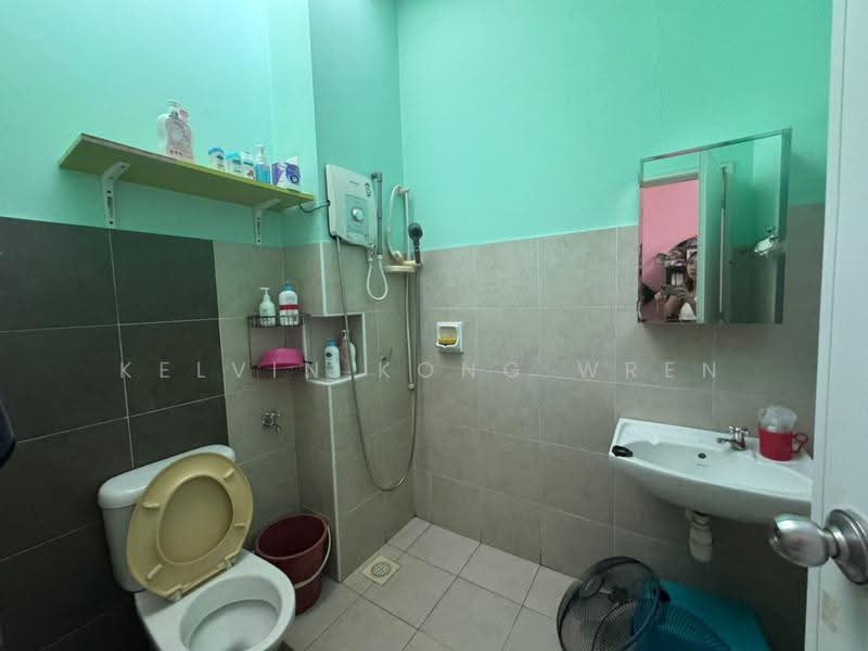 2-storey Terraced House for Sale in Setia Tropika (Johor Bahru) - Kelvin Kong Wren - Bathroom - PropertyGuru.com.my