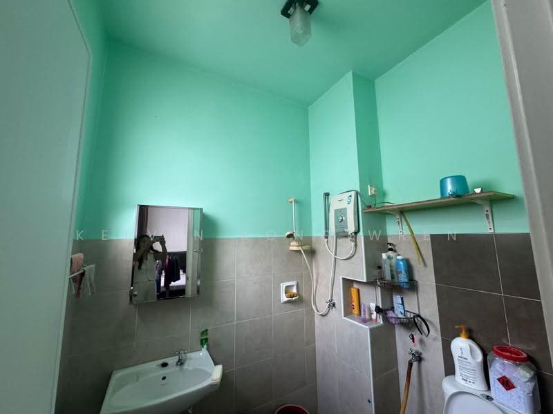 2-storey Terraced House for Sale in Setia Tropika (Johor Bahru) - Kelvin Kong Wren - Bathroom - PropertyGuru.com.my