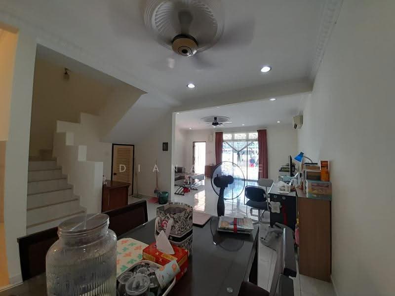 2-storey Terraced House for Sale in Bandar Bukit Tinggi 2 (Klang) - Diana See - Living Room - PropertyGuru.com.my