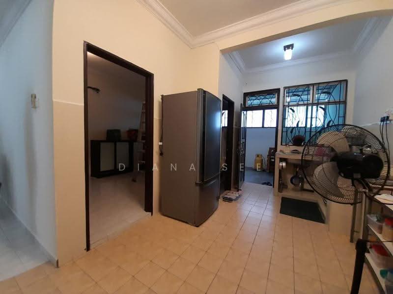 2-storey Terraced House for Sale in Bandar Bukit Tinggi 2 (Klang) - Diana See - Kitchen - PropertyGuru.com.my