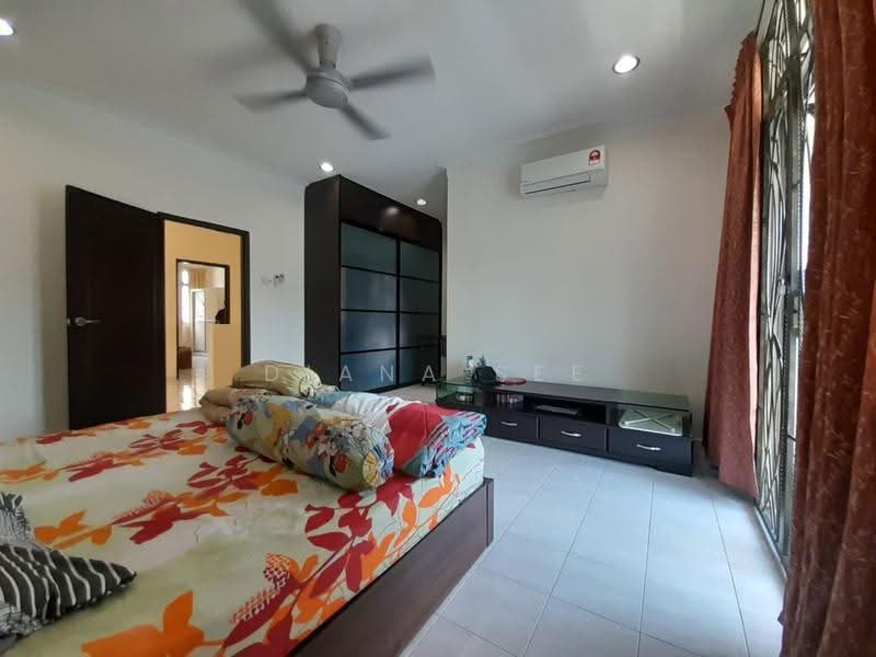 2-storey Terraced House for Sale in Bandar Bukit Tinggi 2 (Klang) - Diana See - Bedroom - PropertyGuru.com.my