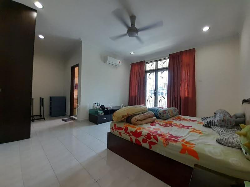 2-storey Terraced House for Sale in Bandar Bukit Tinggi 2 (Klang) - Diana See - Bedroom - PropertyGuru.com.my