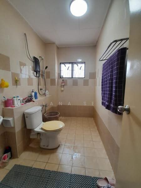 2-storey Terraced House for Sale in Bandar Bukit Tinggi 2 (Klang) - Diana See - Bathroom - PropertyGuru.com.my