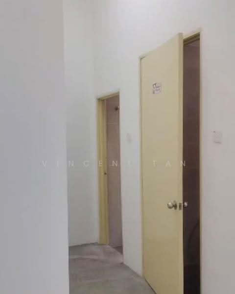 Detached Factory for Rent in Nilai (Negeri Sembilan) - Vincent Tan - Corridor - PropertyGuru.com.my